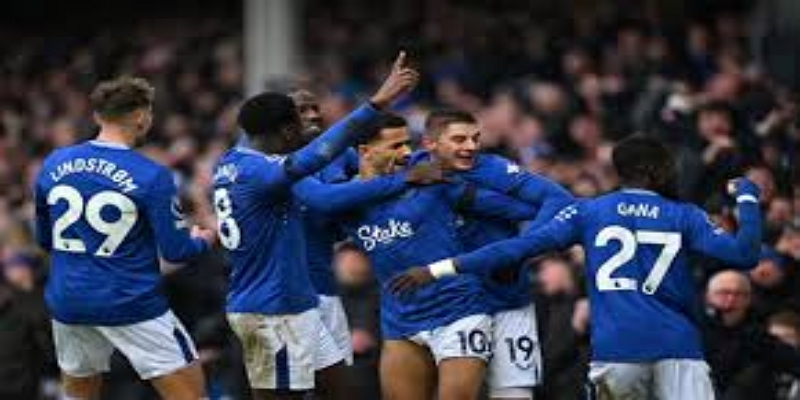 战术博弈三大看点：中场争夺、边路对决与防守稳固- 开云体育