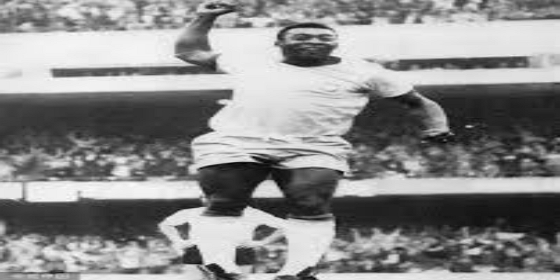 拍卖盛况：足球传奇的黄金价值-开云体育